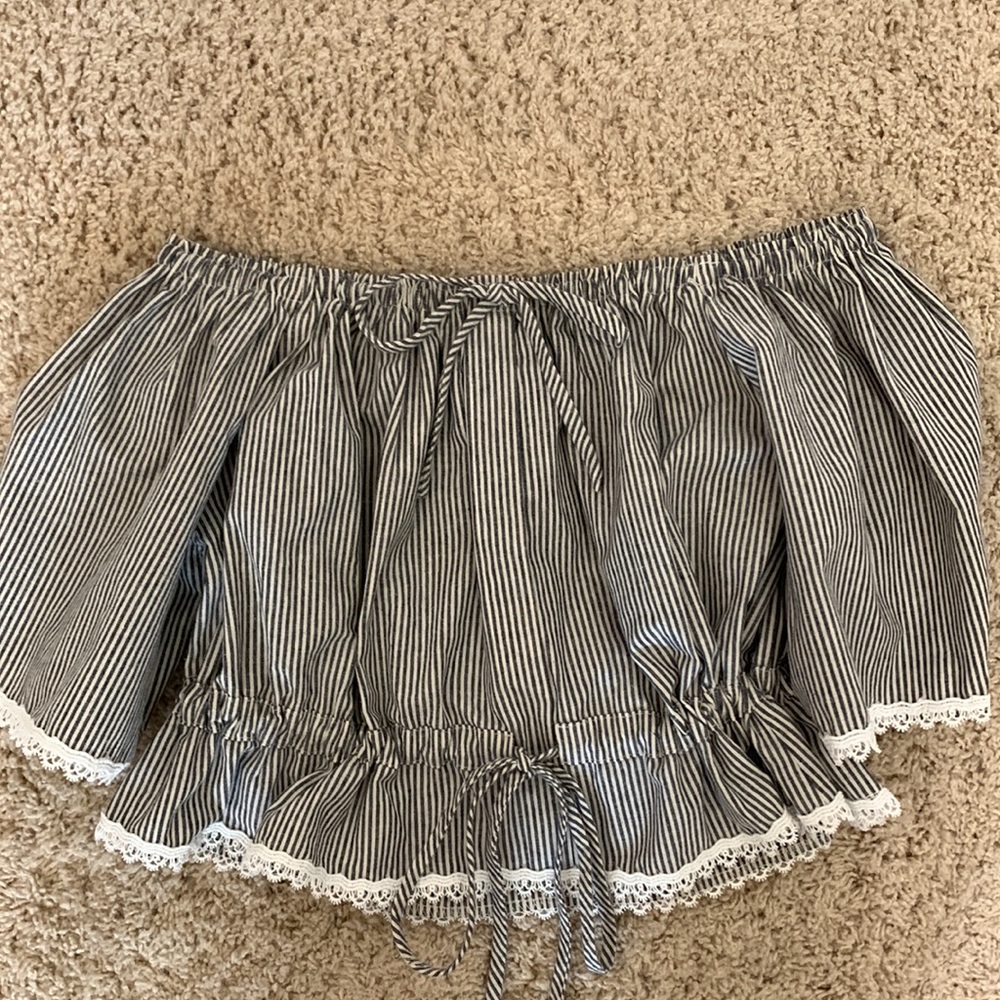 Crop Top - Picture 2 of 3